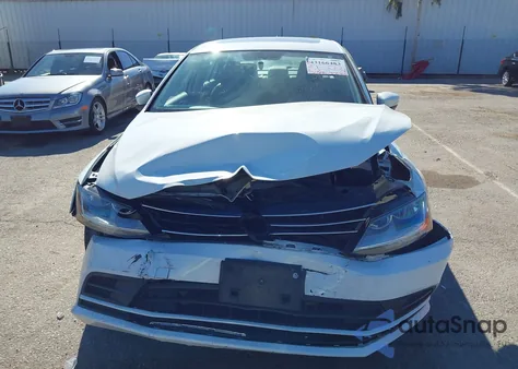 2017 Volkswagen Jetta 1.4T Se из США, поврежденный, VIN 3VWDB7AJ8HM327019